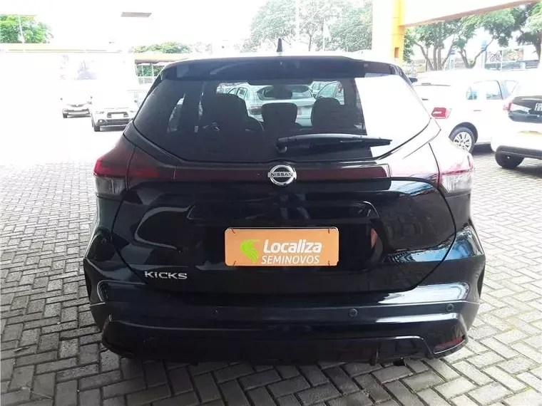 Nissan Kicks Preto 2