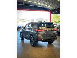 Toyota Hilux SW4