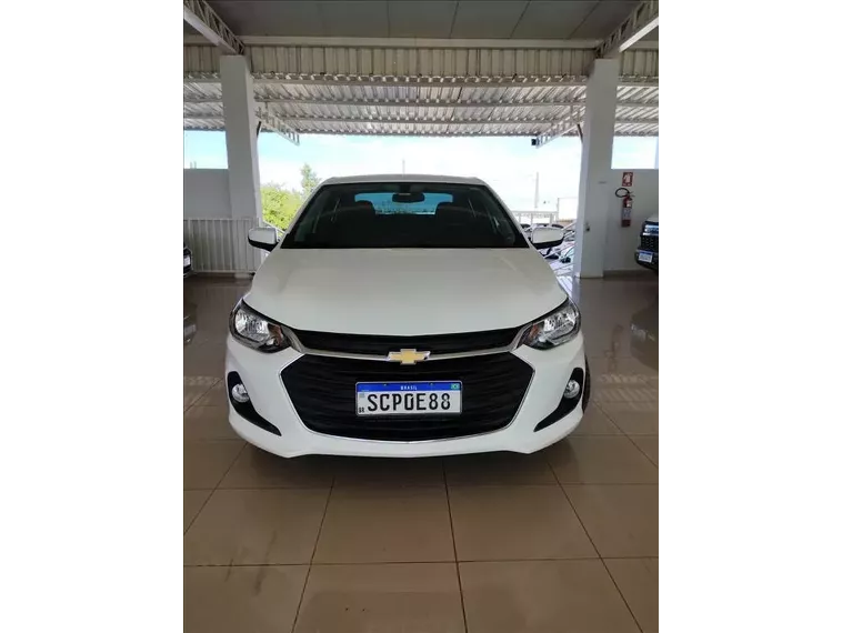 Chevrolet Onix Branco 20