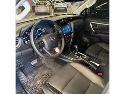 Toyota Hilux SW4