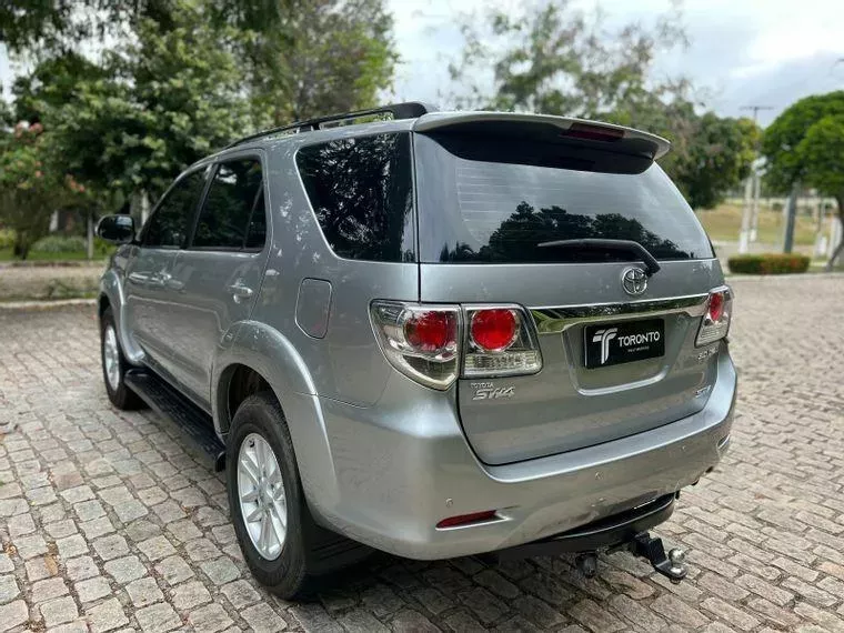 Toyota Hilux Cinza 10