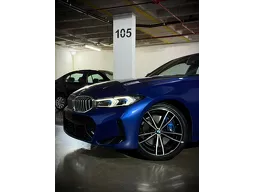 BMW 320i