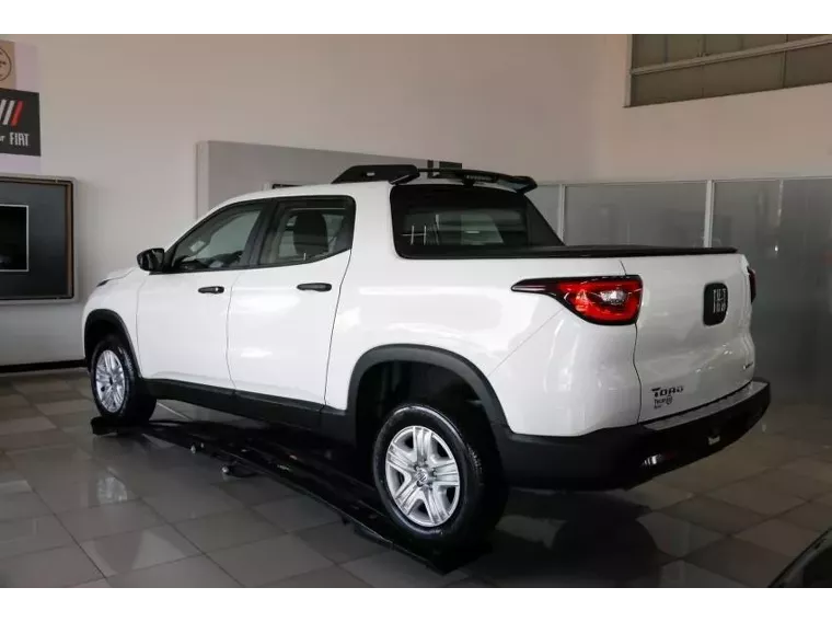 Fiat Toro Branco 8