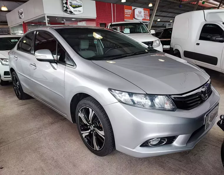 Honda Civic Prata 1