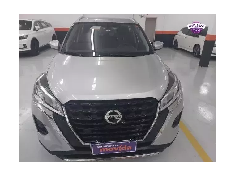 Nissan Kicks Prata 1