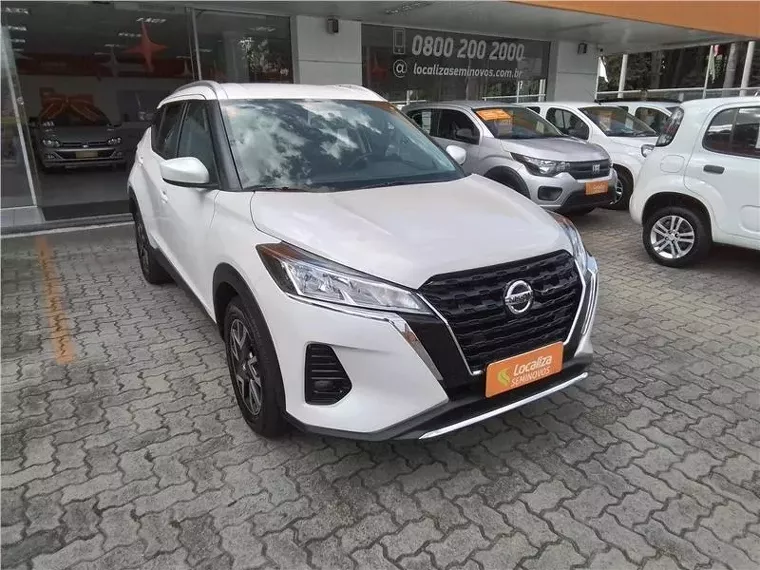 Nissan Kicks Branco 13