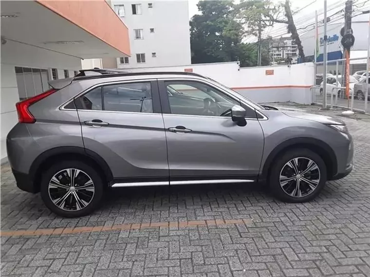 Mitsubishi Eclipse Cross Cinza 7