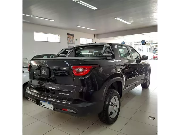 Fiat Toro Preto 3