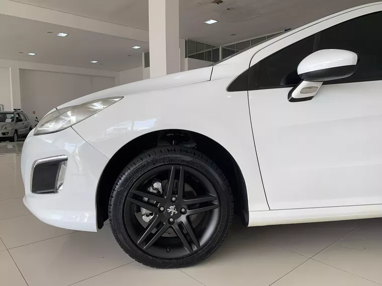 Peugeot 308 Branco 11