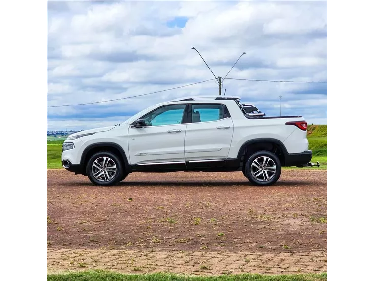 Fiat Toro Branco 12