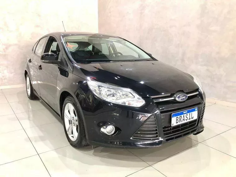 Ford Focus Preto 3