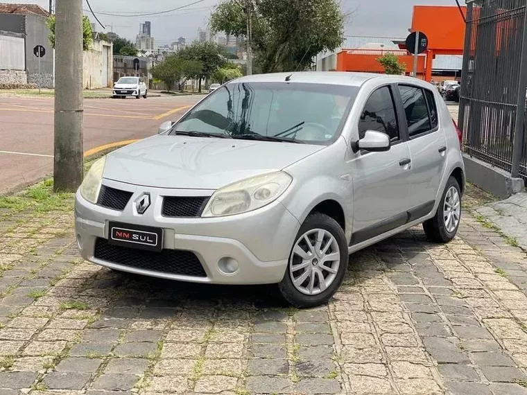 Renault Sandero Prata 1