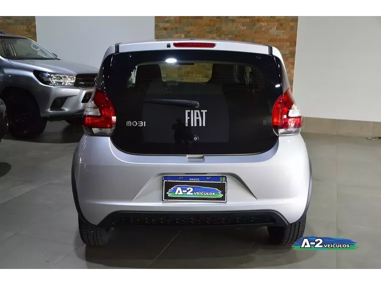 Fiat Mobi Prata 15