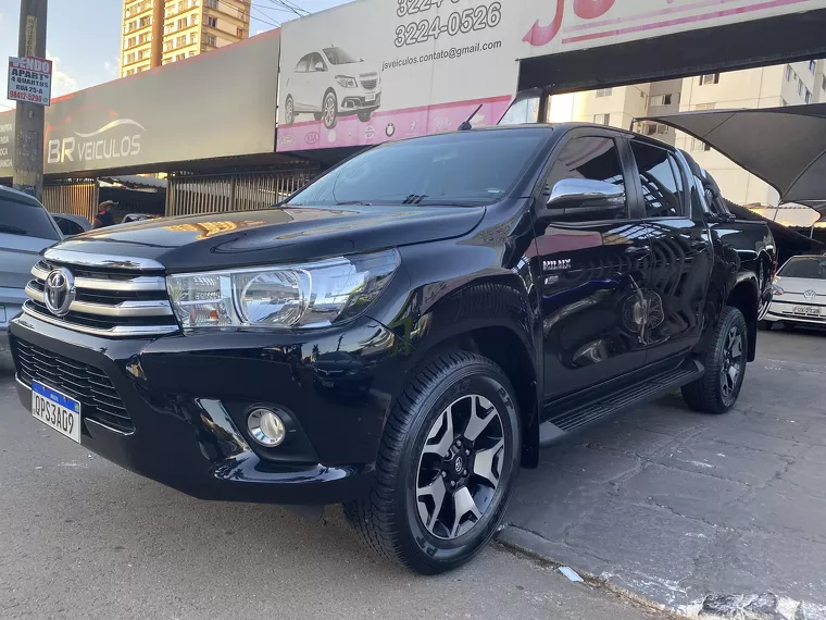 Toyota Hilux Preto 22