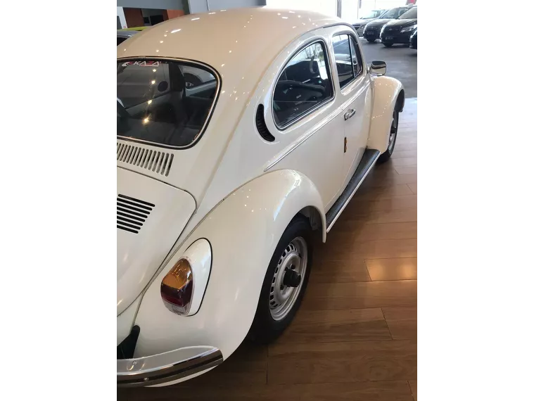 Volkswagen Fusca Branco 3