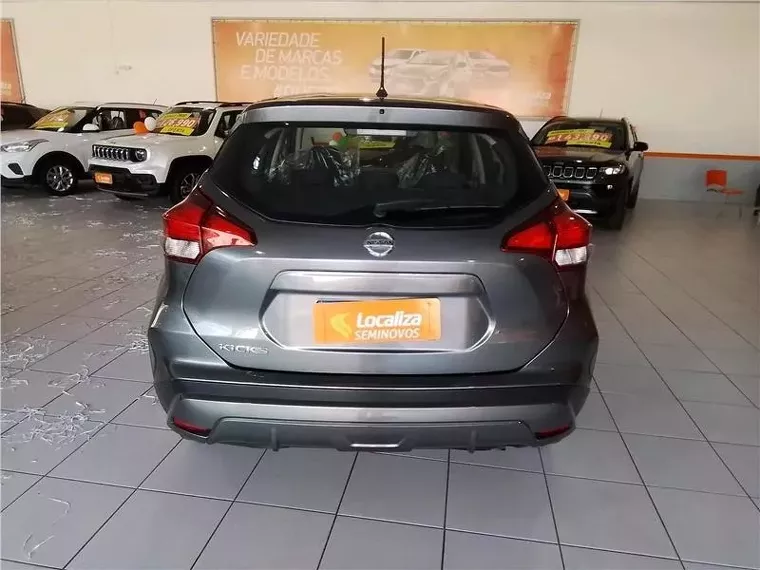 Nissan Kicks Cinza 8