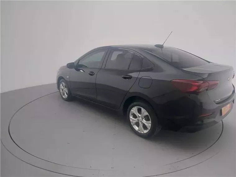 Chevrolet Onix Preto 16