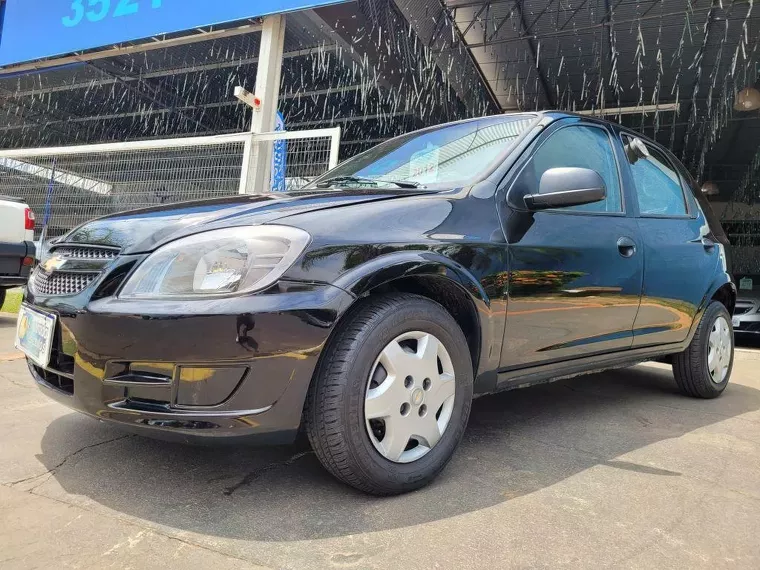 Chevrolet Celta Preto 8