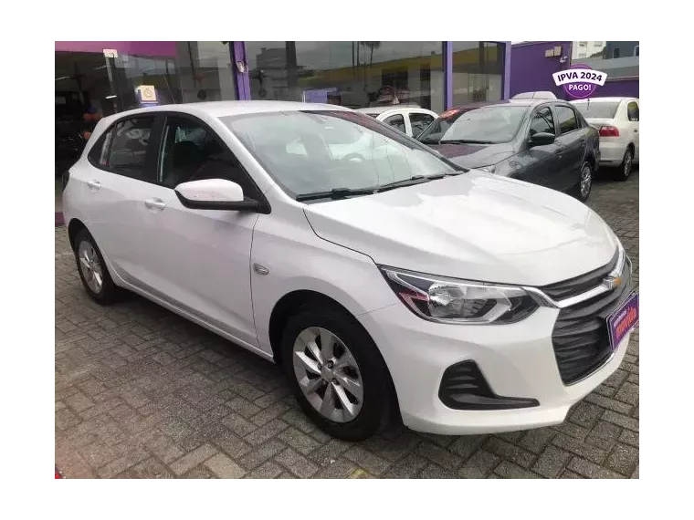 Chevrolet Onix Branco 3