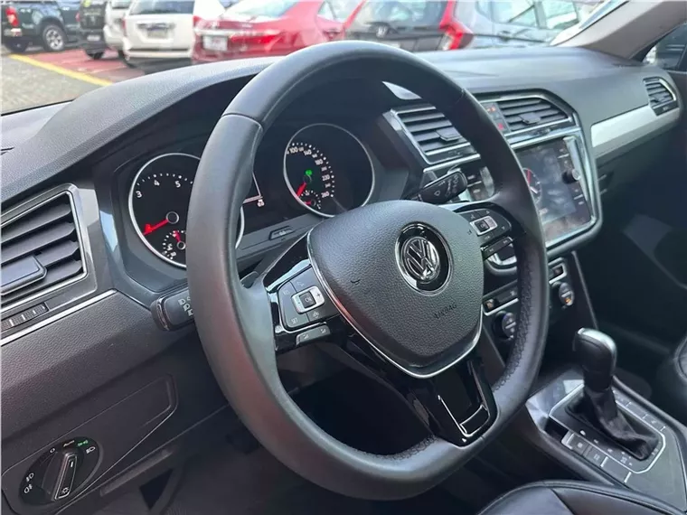 Volkswagen Tiguan Cinza 14