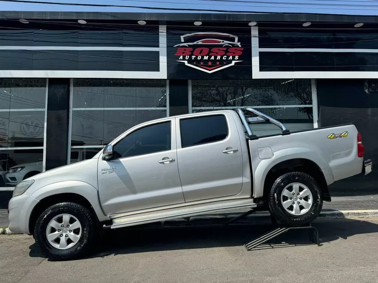 Toyota Hilux Prata 2