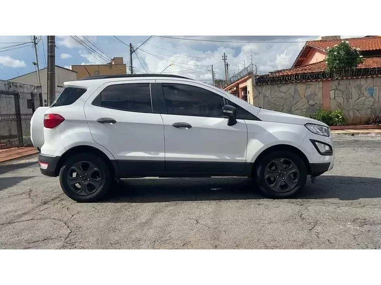 Ford Ecosport Branco 13