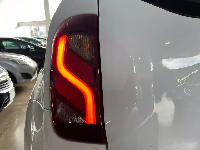 Renault Duster Branco 6