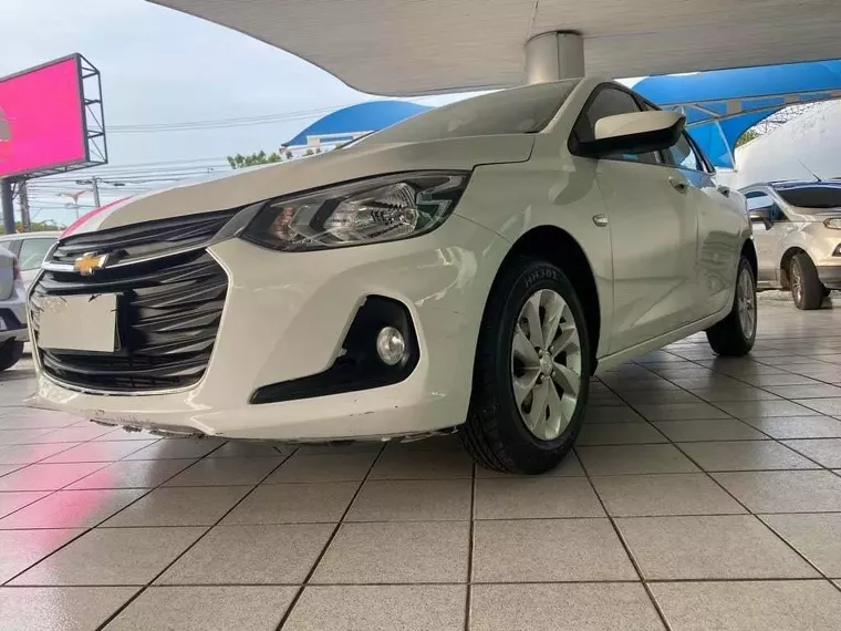 Chevrolet Onix Branco 3