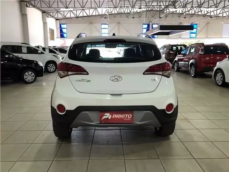 Hyundai HB20X Branco 9