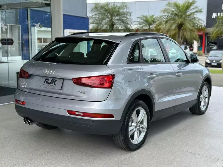 Audi Q3 Prata 6