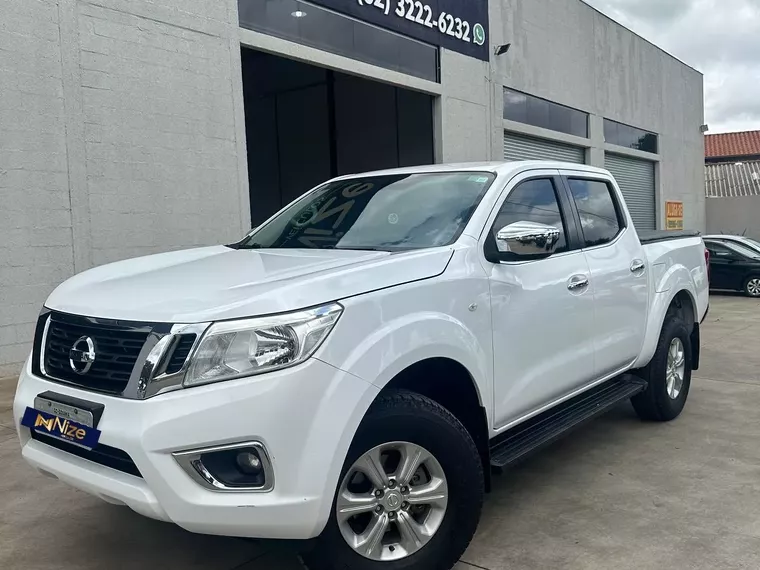 Nissan Frontier Branco 7