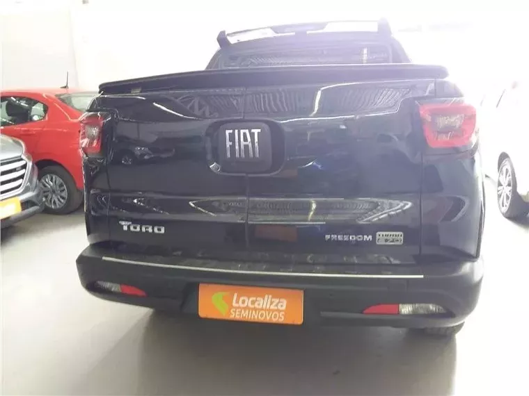 Fiat Toro Preto 6