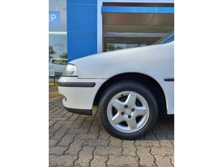 Volkswagen Saveiro Branco 4