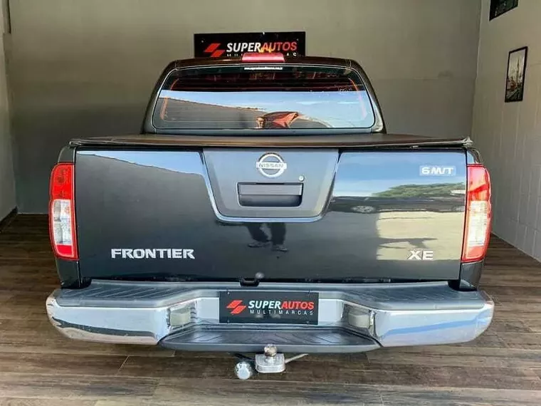 Nissan Frontier Preto 2