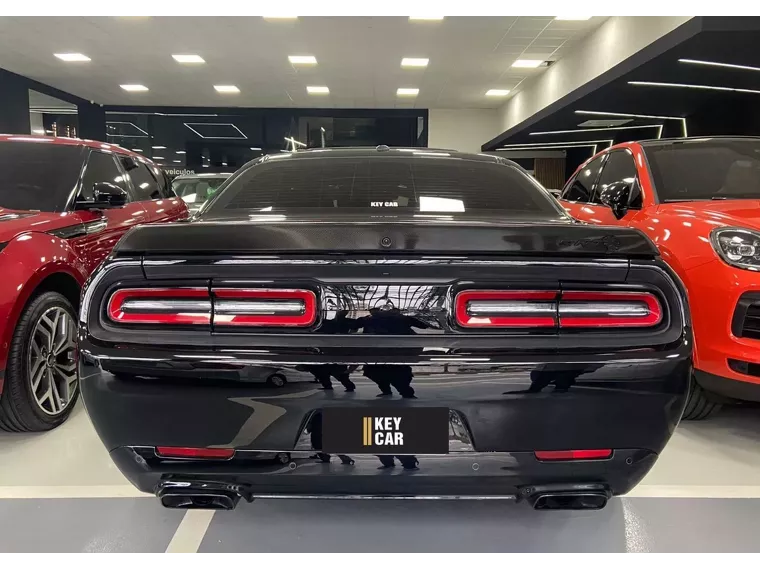 Dodge Challenger Preto 4