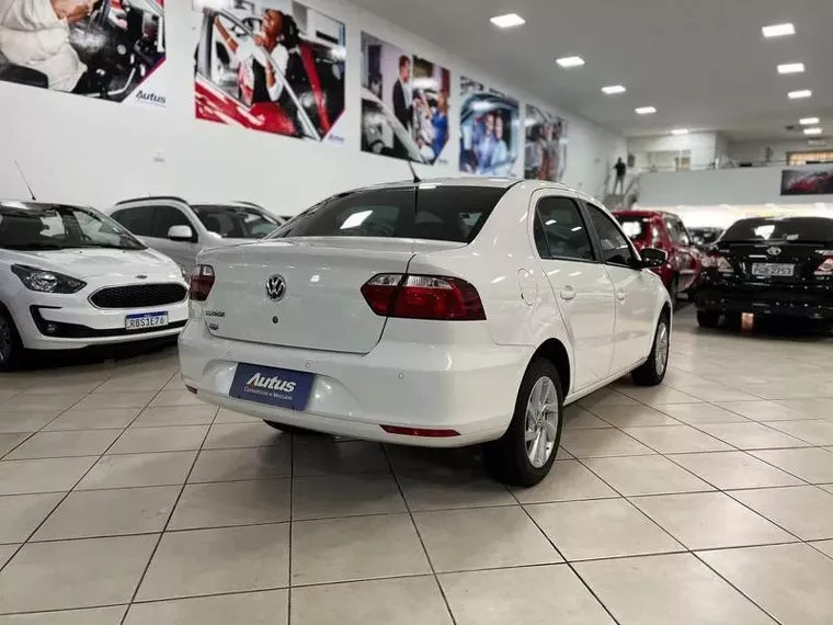 Volkswagen Voyage Branco 4