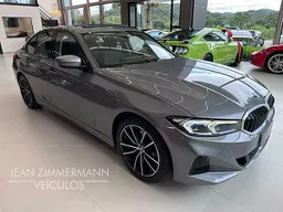 BMW 320i