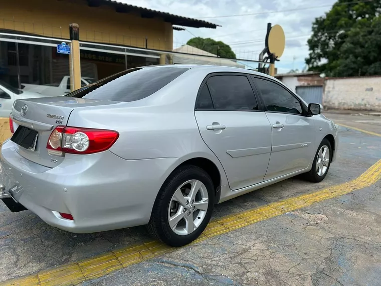 Toyota Corolla Prata 8