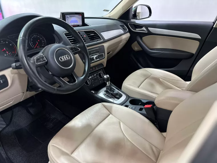 Audi Q3 Preto 8