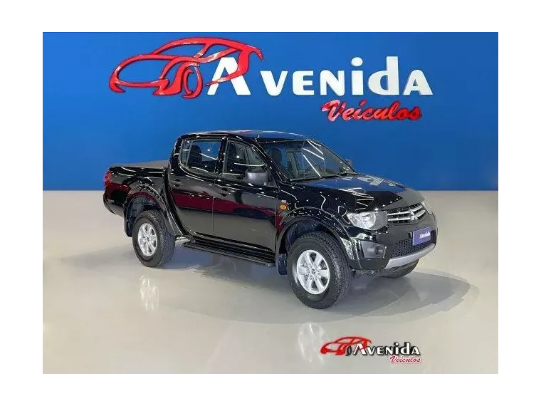 Mitsubishi L200 Triton Preto 6