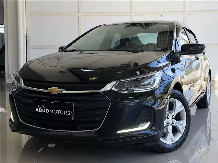 Chevrolet Onix Preto 2