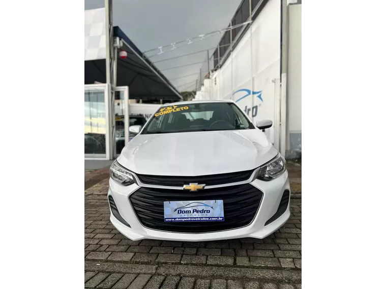 Chevrolet Onix Branco 3