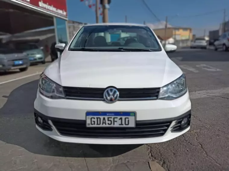 Volkswagen Voyage Branco 1