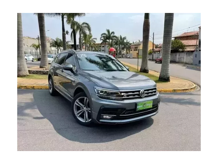 Volkswagen Tiguan Cinza 1