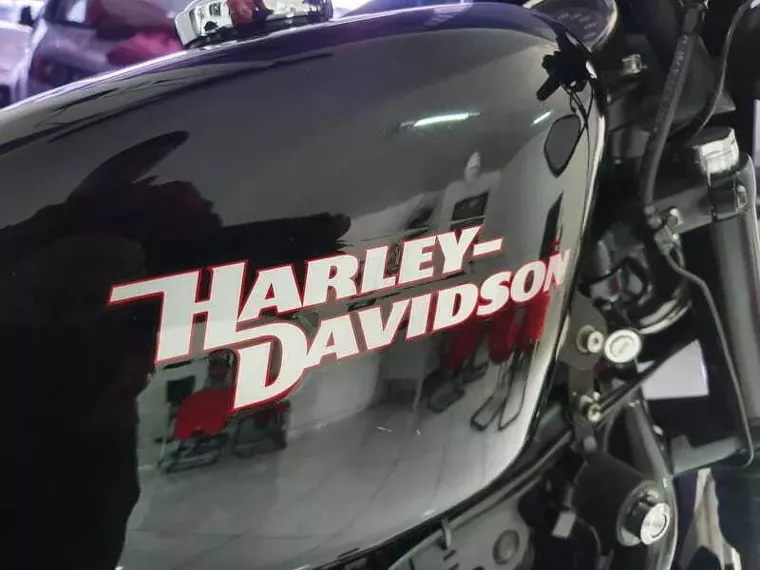 Harley-Davidson XL 883 Preto 6
