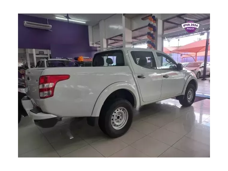 Mitsubishi L200 Branco 5