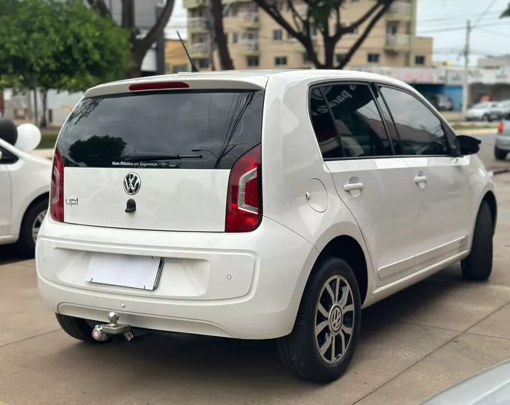 Volkswagen UP Branco 3