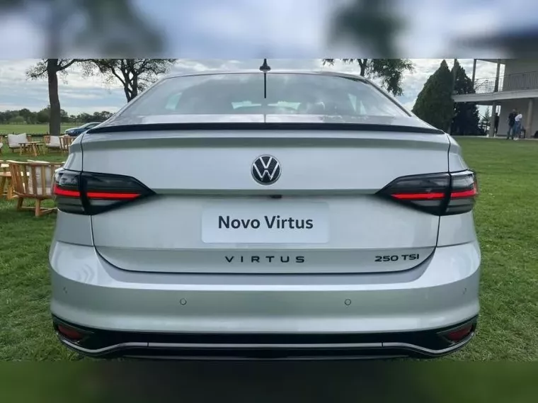 Volkswagen Virtus Prata 1