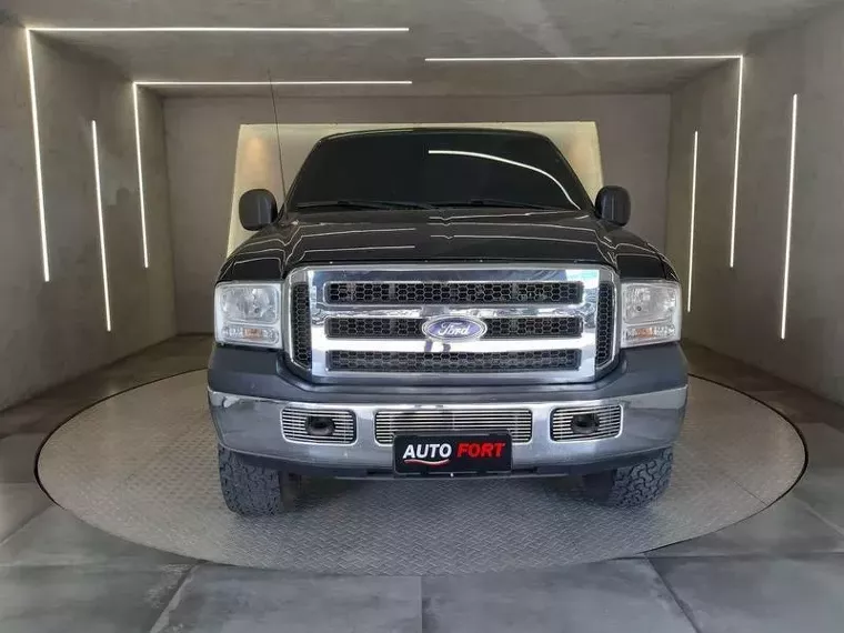 Ford F-250 Preto 4