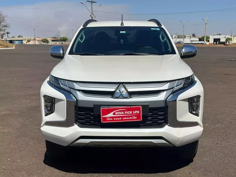 Mitsubishi L200 Triton Branco 2